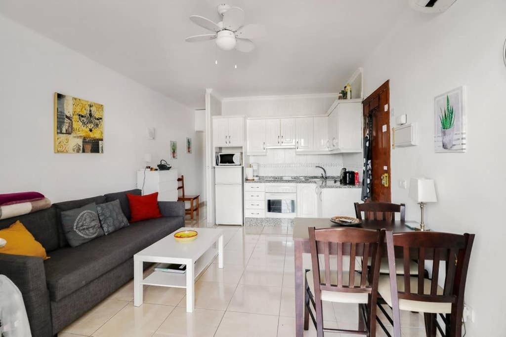 Capistrano Village, 1 Bedroom + Free Wi-Fi Nerja Kültér fotó
