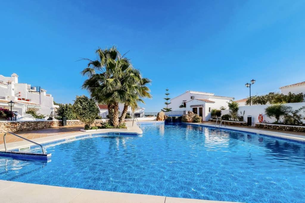Capistrano Village, 1 Bedroom + Free Wi-Fi Nerja Kültér fotó
