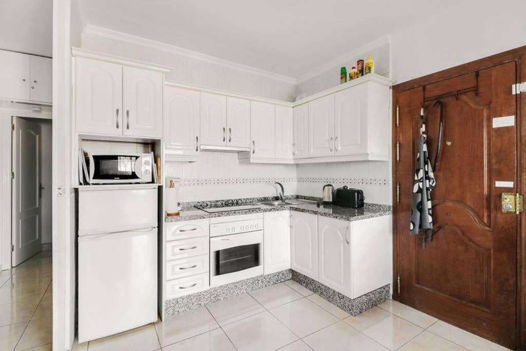 Capistrano Village, 1 Bedroom + Free Wi-Fi Nerja Kültér fotó