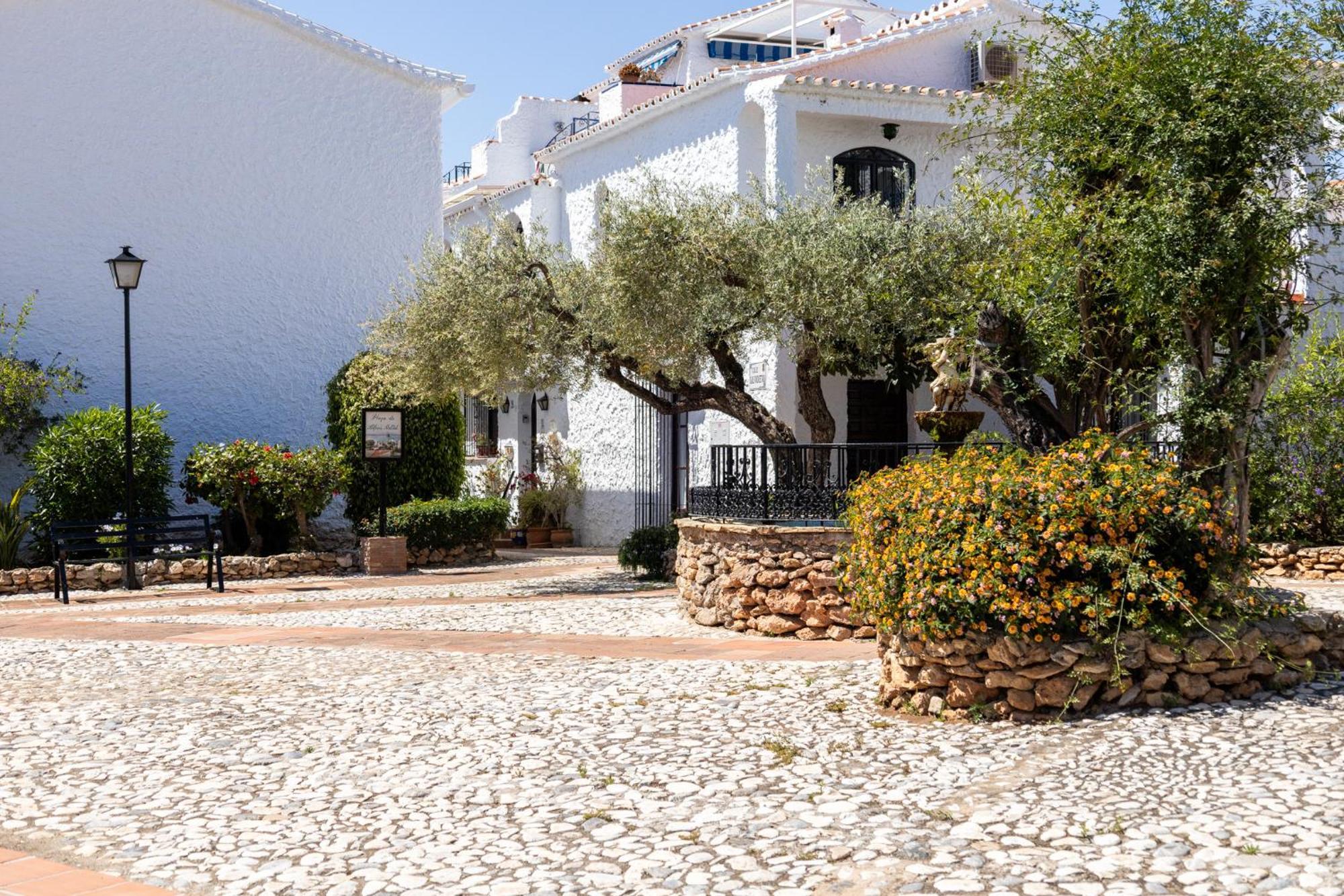 Capistrano Village, 1 Bedroom + Free Wi-Fi Nerja Kültér fotó