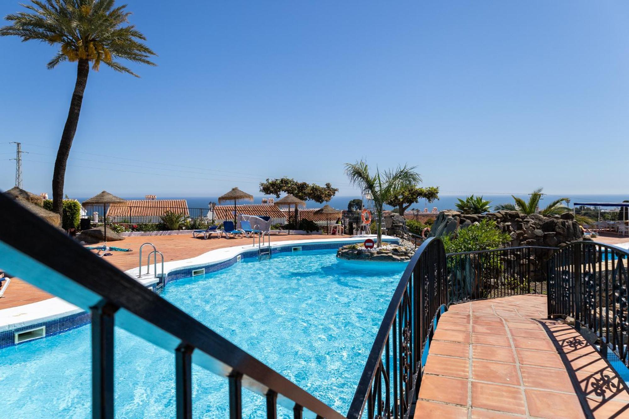 Capistrano Village, 1 Bedroom + Free Wi-Fi Nerja Kültér fotó