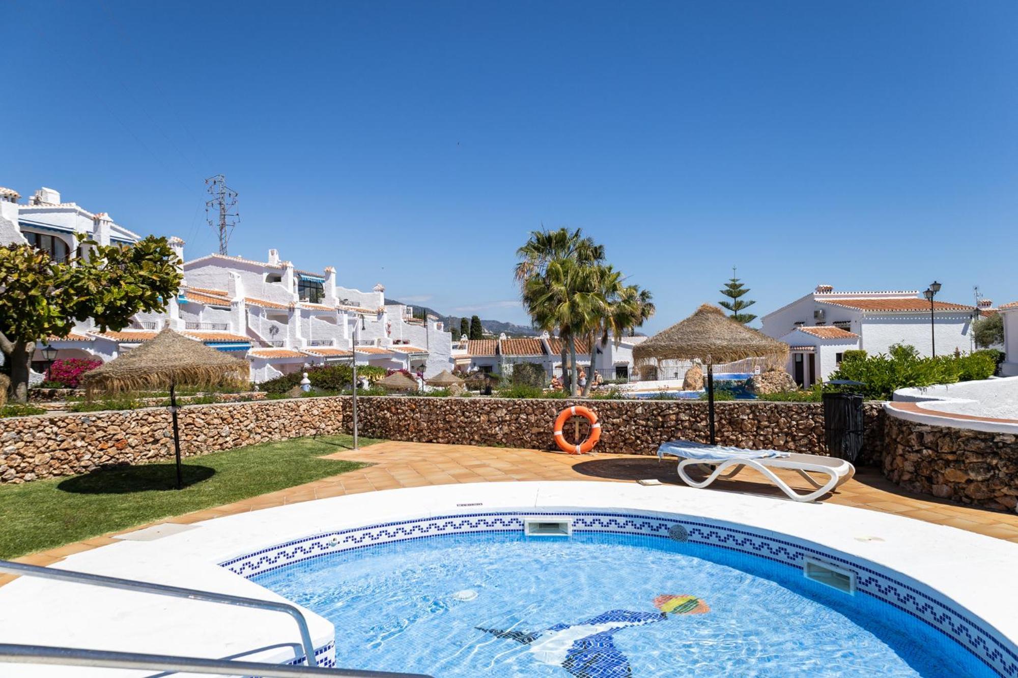 Capistrano Village, 1 Bedroom + Free Wi-Fi Nerja Kültér fotó