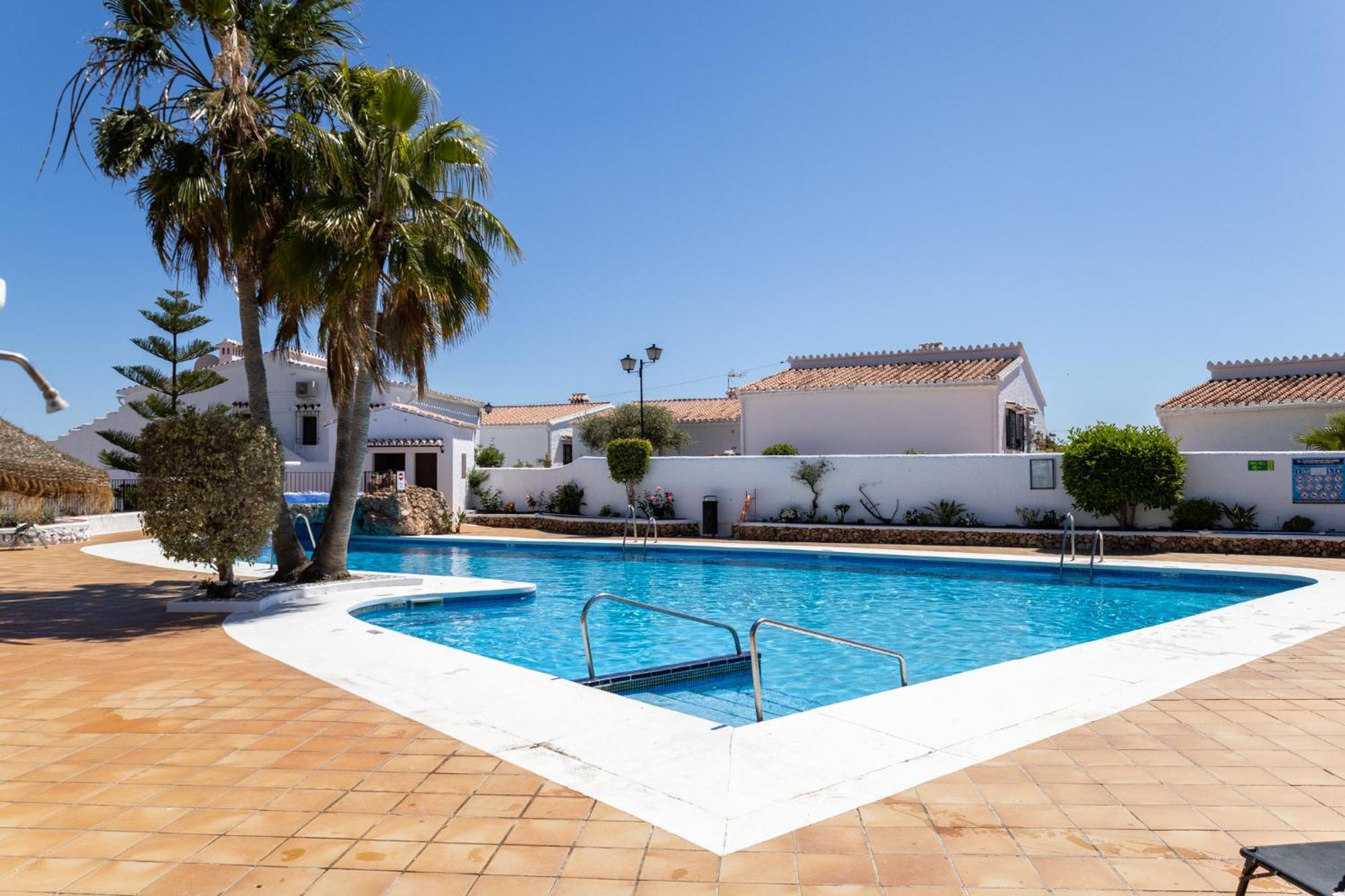 Capistrano Village, 1 Bedroom + Free Wi-Fi Nerja Kültér fotó